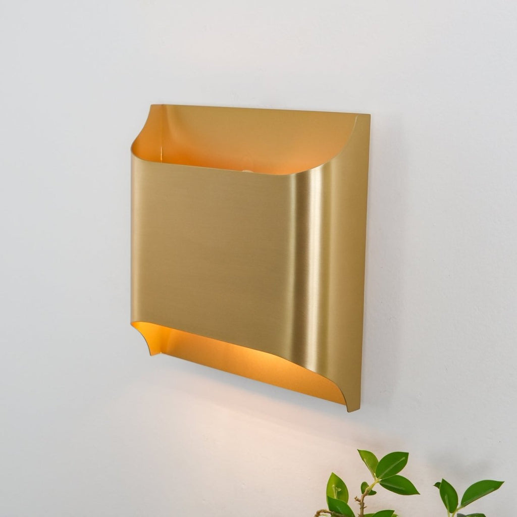 Messing-Wandleuchte mit sanftem LED-Bogen für Flure und Wohnzimmer