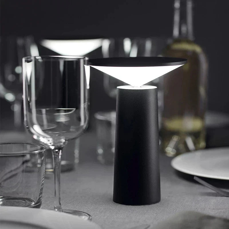 NovaGlow Bordlampe med roterbar skjerm og justerbar lysstyrke for hjemmekontor