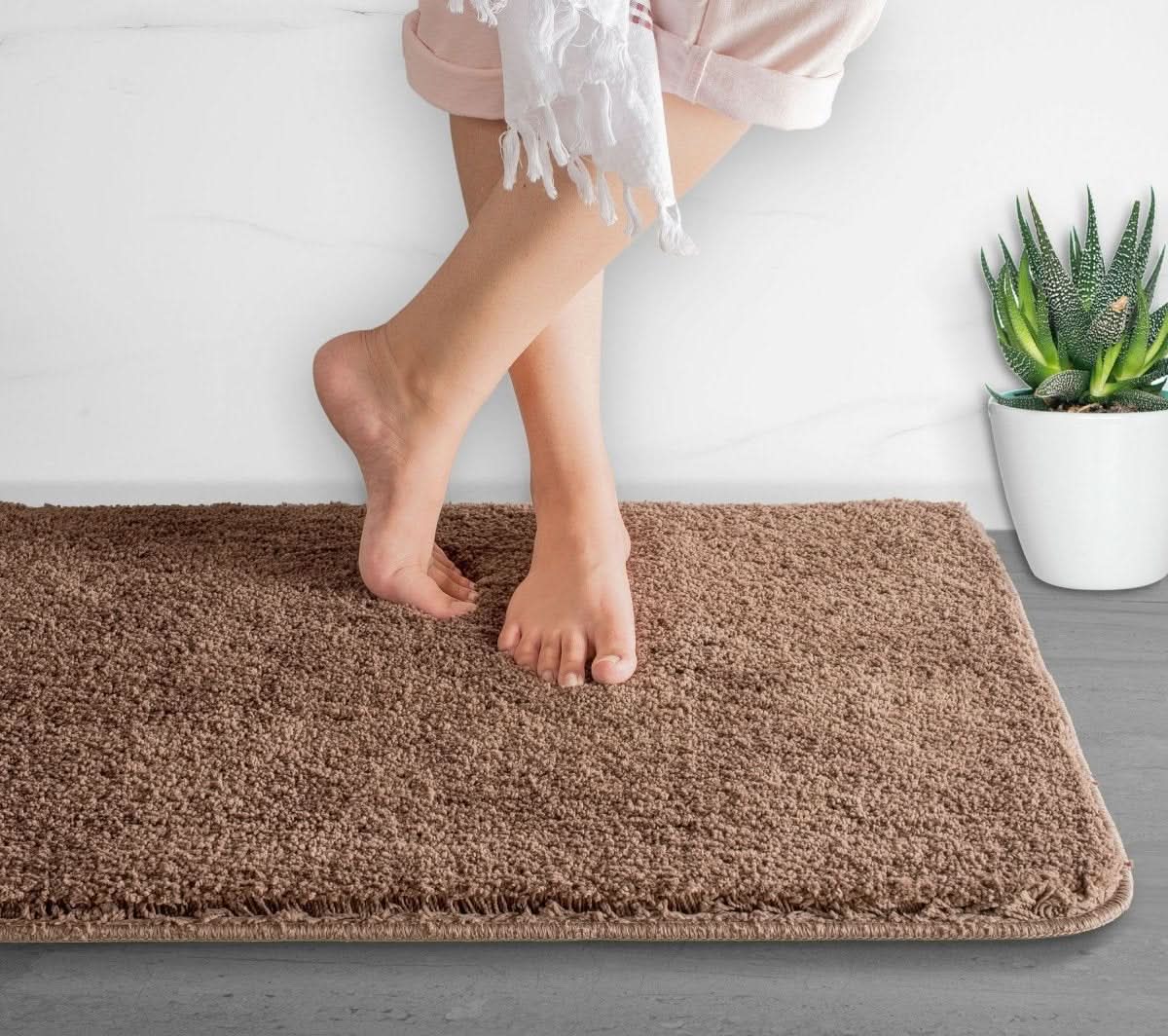 NovaShore UltraSoft Microfiber Bath Mat Quick-Dry Non-Slip For Modern Bathrooms