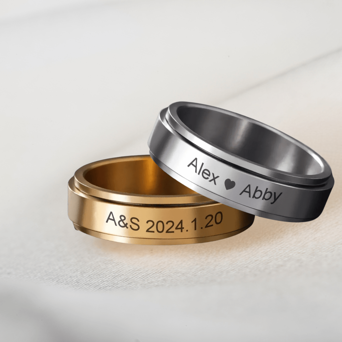 AuroraForge Edelstahl-Drehring mit Gravur für Paare