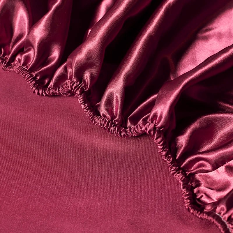 CoolSilk is-silke satenglaken med elastisk passform for varme sovende