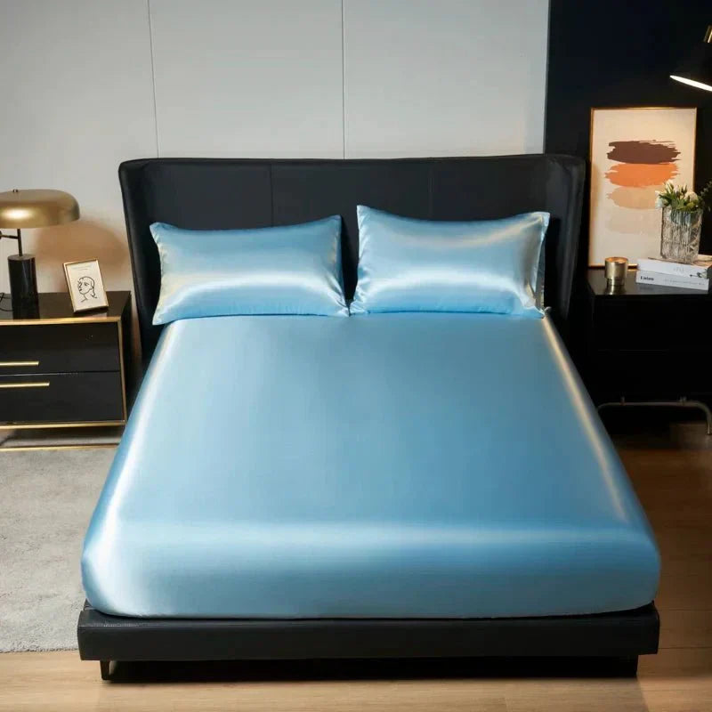 CoolSilk is-silke satenglaken med elastisk passform for varme sovende