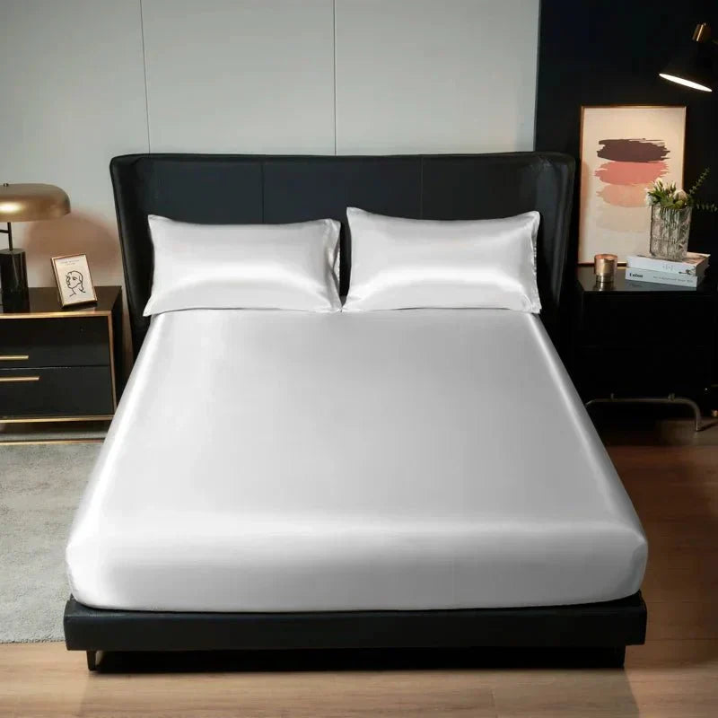 CoolSilk is-silke satenglaken med elastisk passform for varme sovende