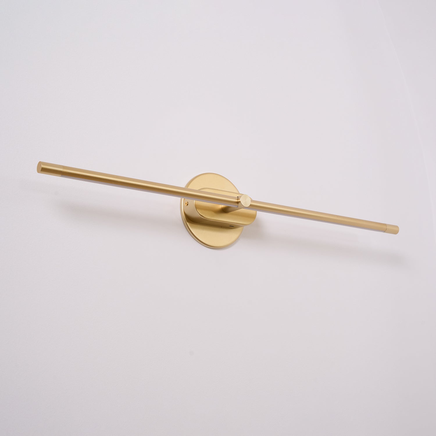 Cressa | Minimalist Linear Wall Lamp | Orntli