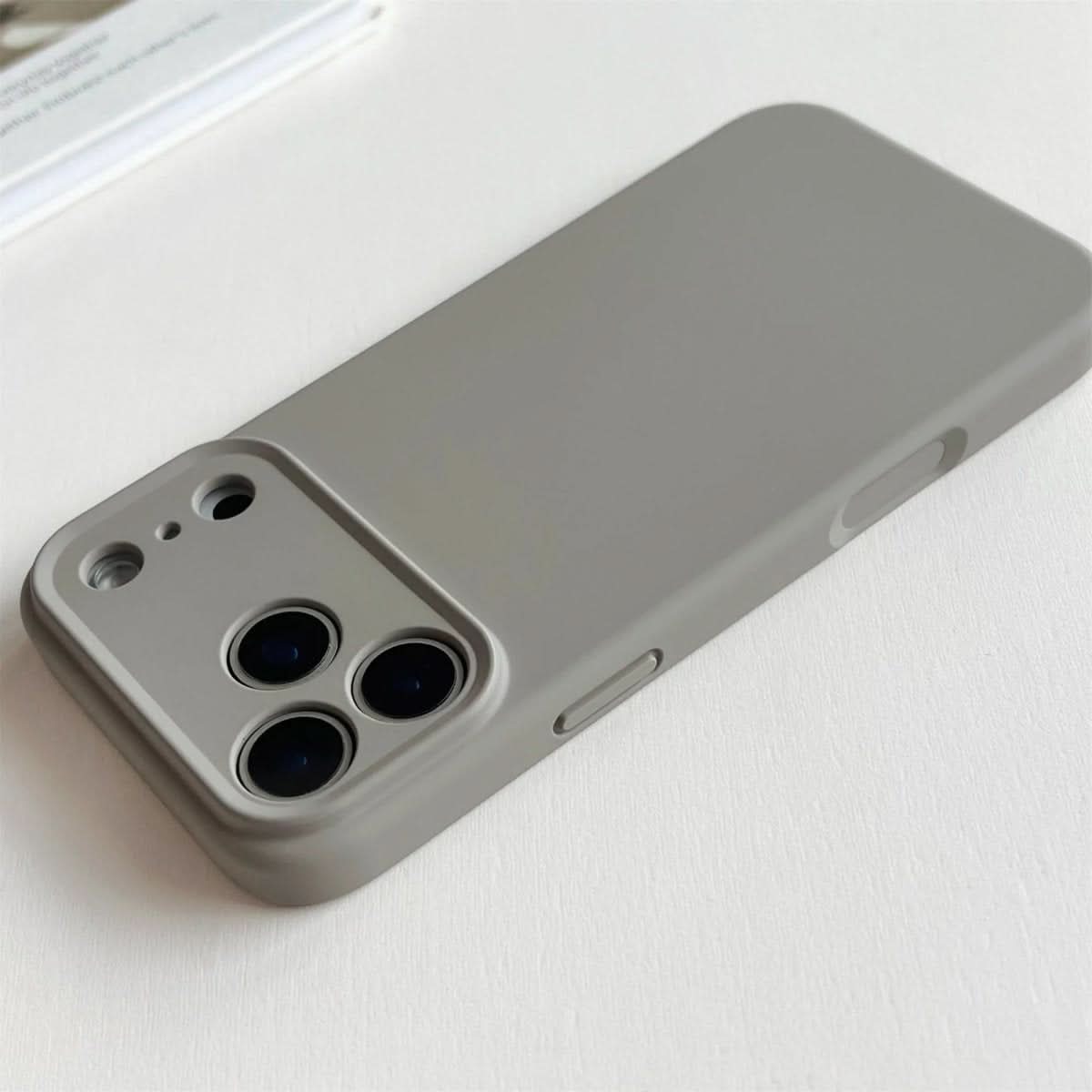 Etui AeroGuard Slim odporne na wstrząsy do iPhone’a dla łatwego chwytu i ochrony
