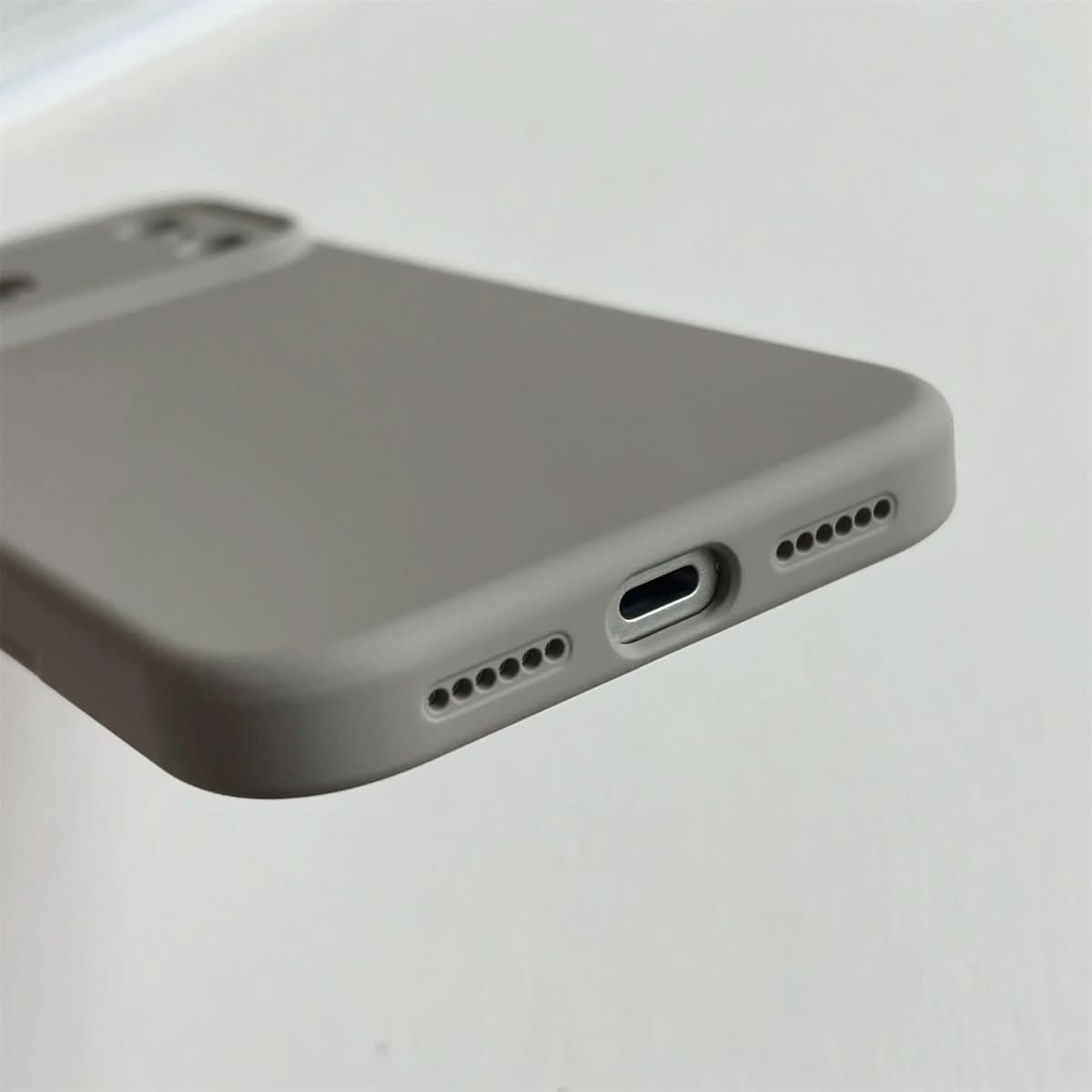 Etui AeroGuard Slim odporne na wstrząsy do iPhone’a dla łatwego chwytu i ochrony
