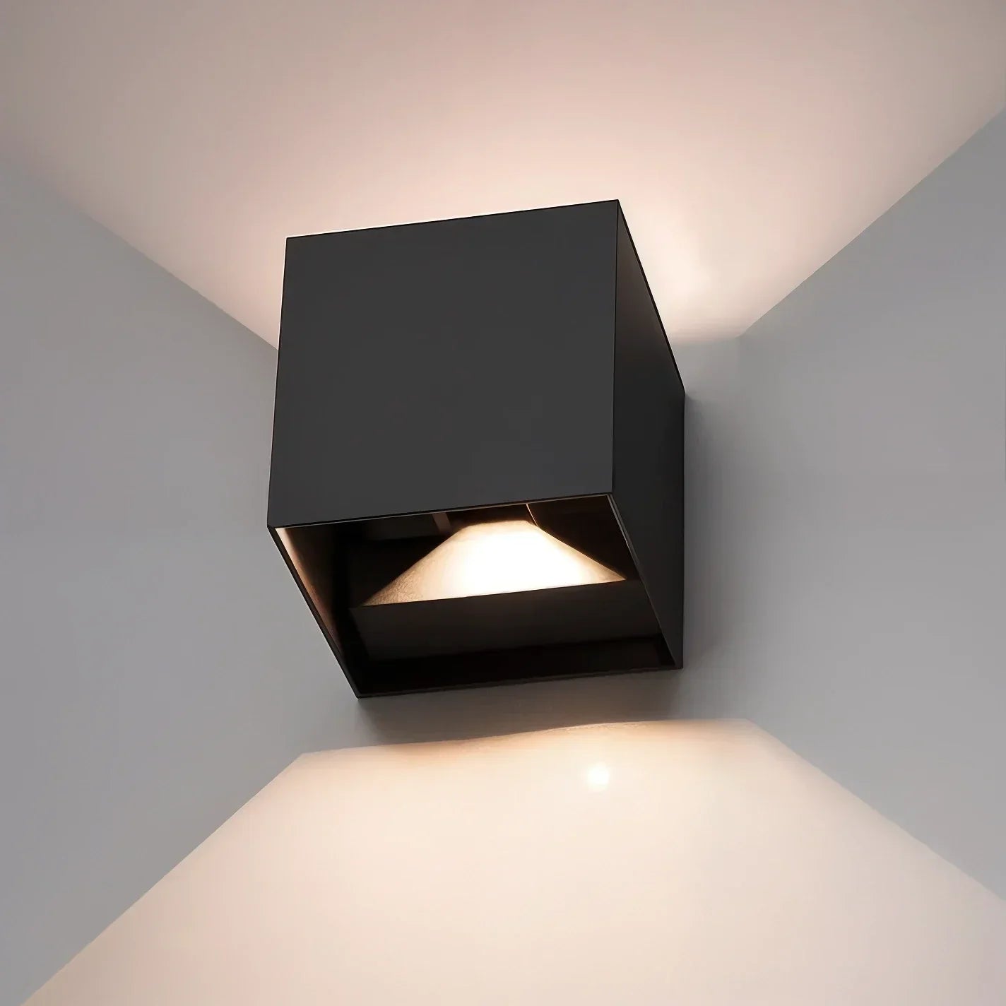 LumaNova elegante verstellbare Wandlampe mit Bewegungssensor