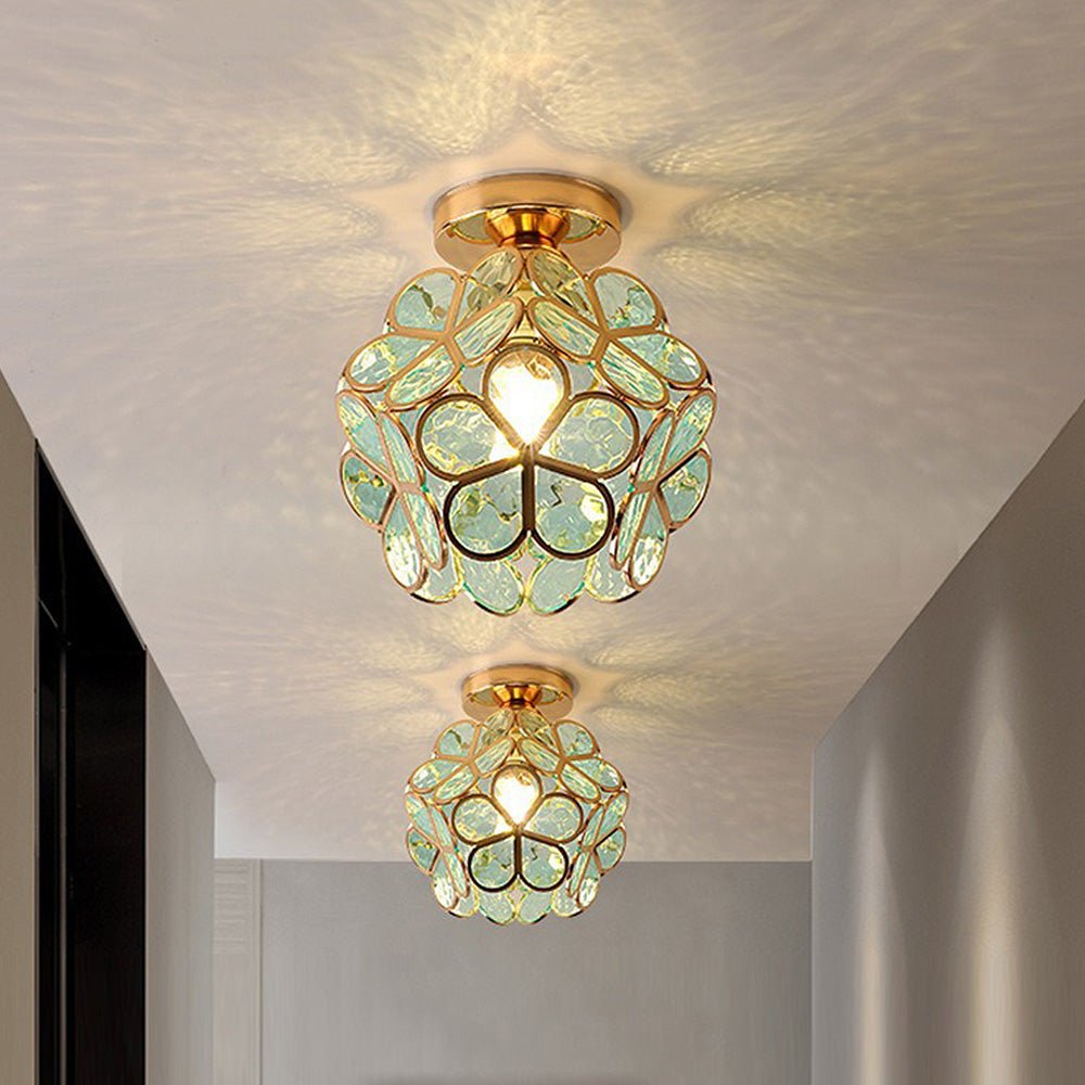 Blomsterloftlampe med gyldne accenter og akryldetaljer, 18 tommer