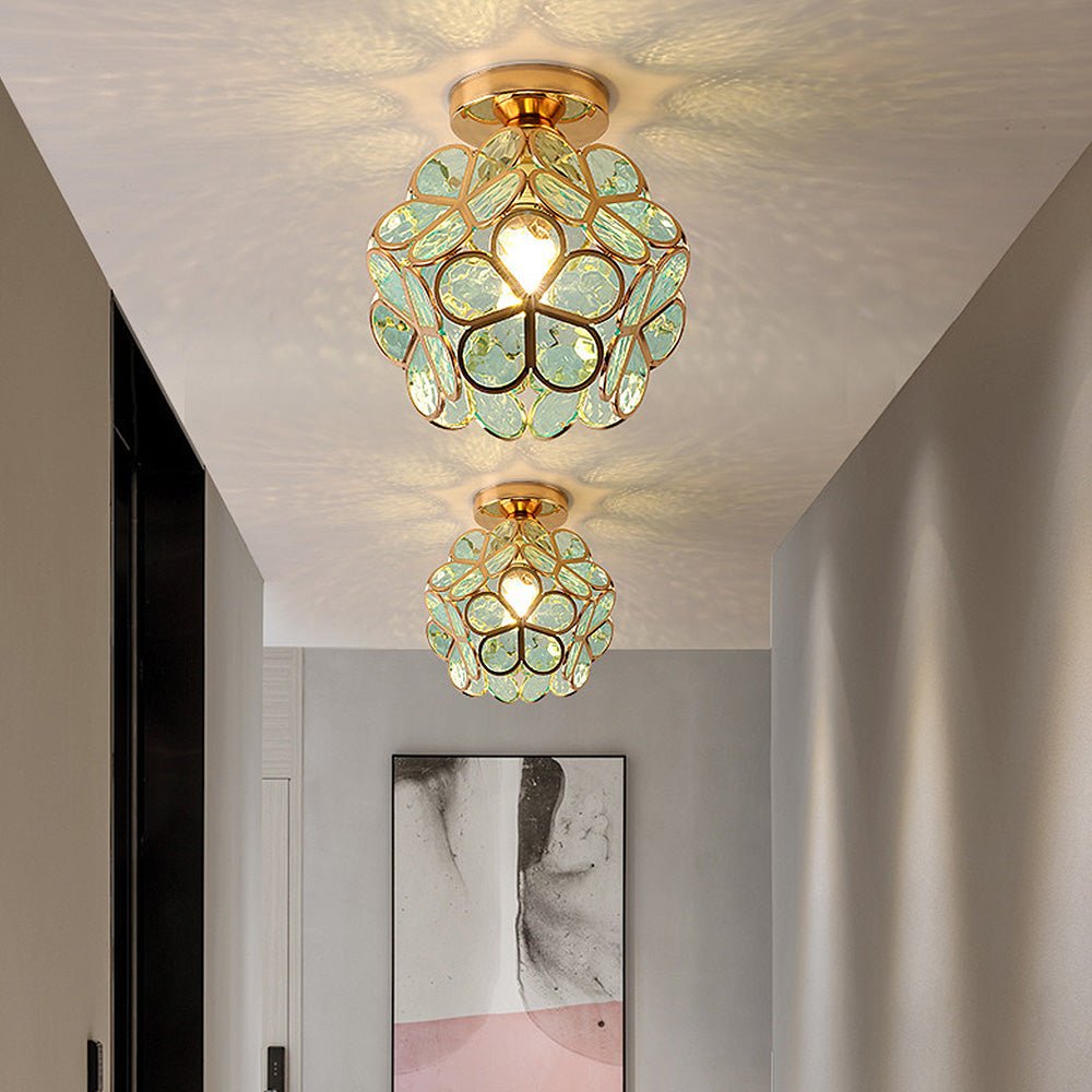 Blomsterloftlampe med gyldne accenter og akryldetaljer, 18 tommer
