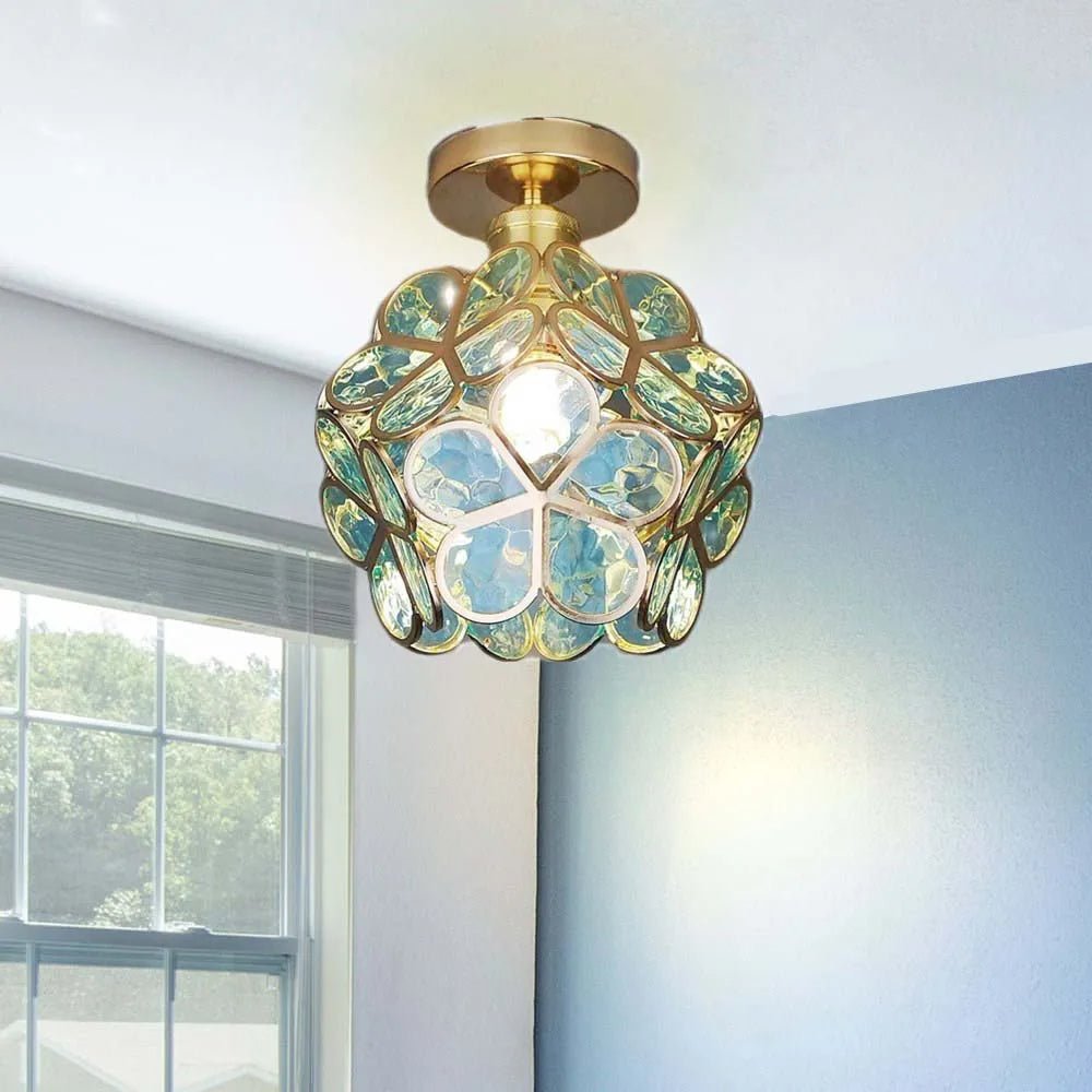 Blomsterloftlampe med gyldne accenter og akryldetaljer, 18 tommer