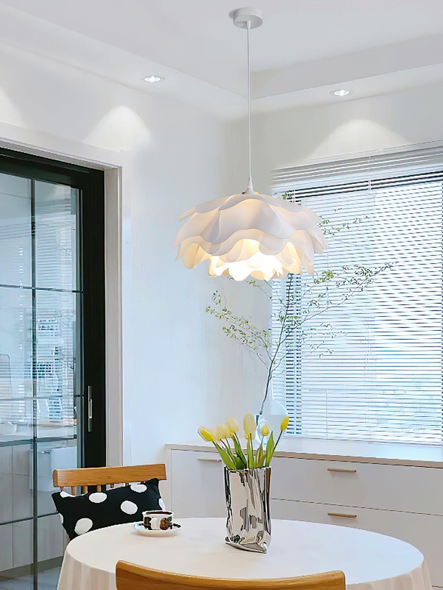 Blossom-Shaped White Pendant Light | Orntli