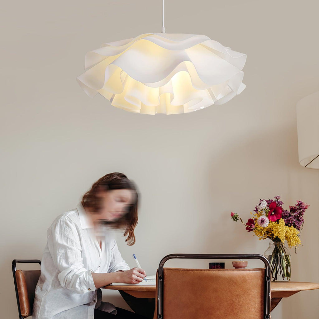 Blossom-Shaped White Pendant Light | Orntli