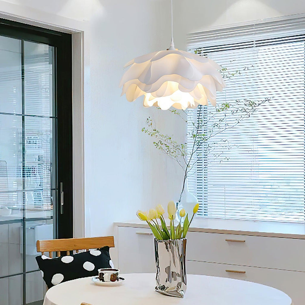 Blossom-Shaped White Pendant Light | Orntli