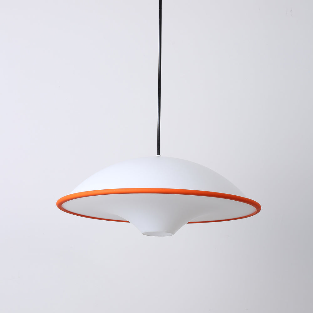 Novara | Minimalistisk UFO pendellampe med svart kant