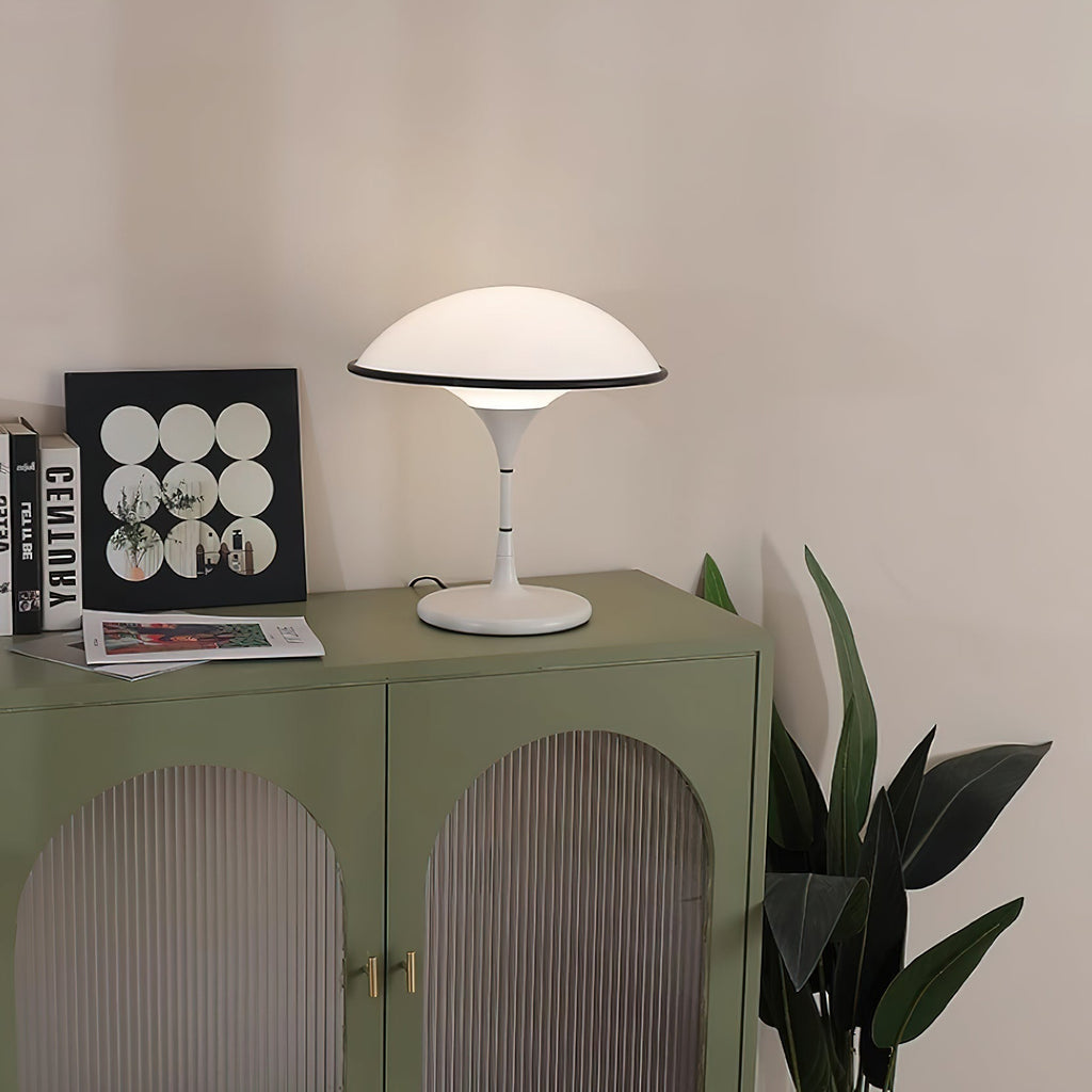 Marinella Dome Bordlampe med Svart Kant og Akryl