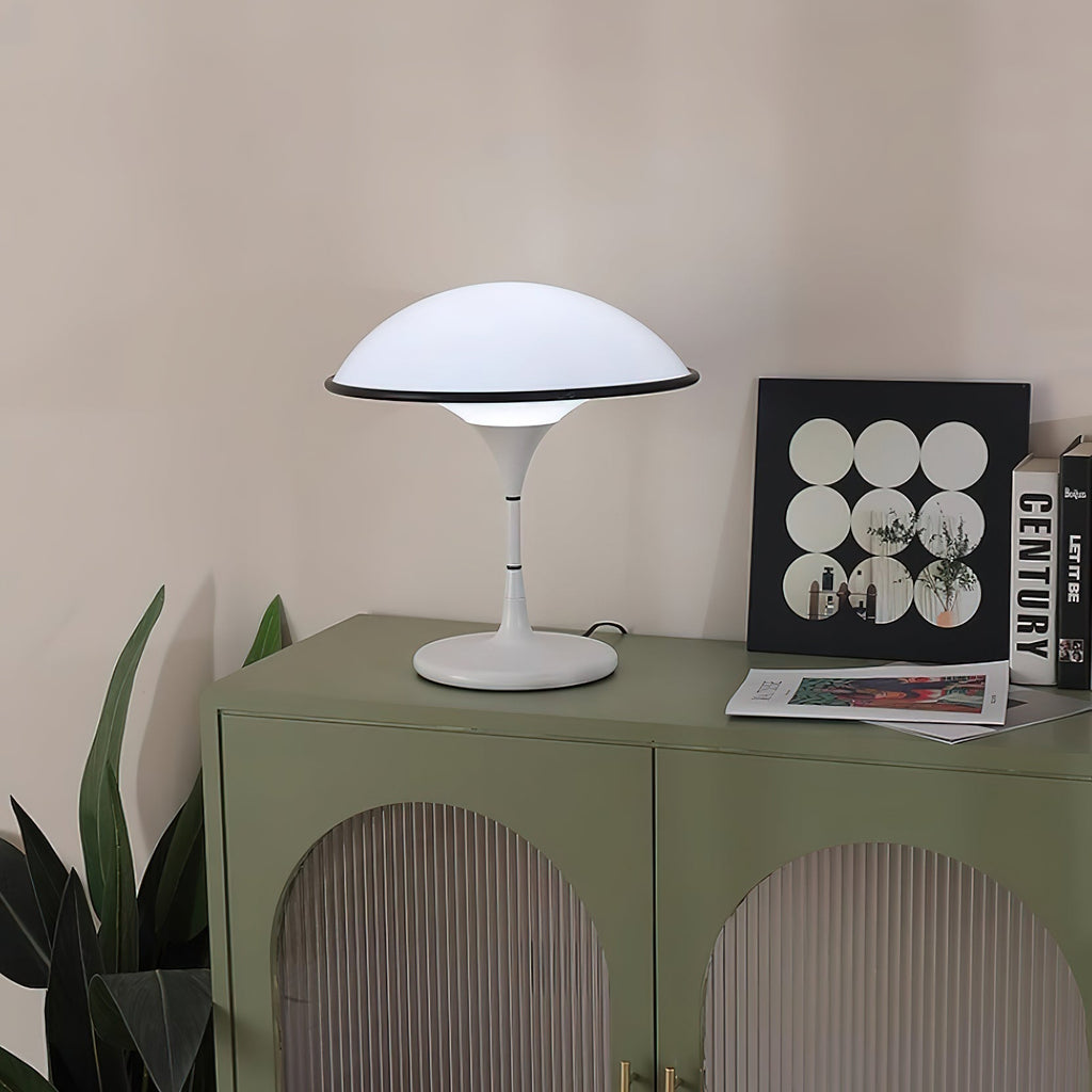 Marinella Dome Bordlampe med Svart Kant og Akryl