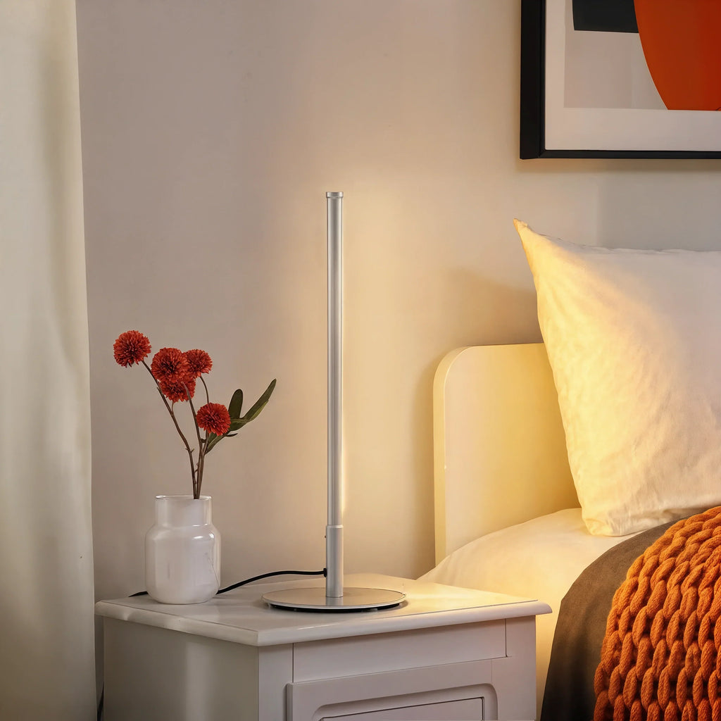Gylden LED bordlampe for soverom og stue dekorasjon