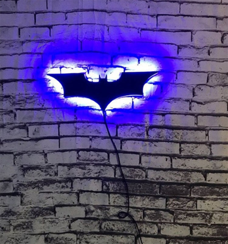 Luz de pared LED de Batman con control remoto inalámbrico y cambio de color