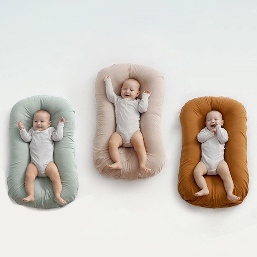 Alsidig ortopædisk babypude med blød, åndbar støtte