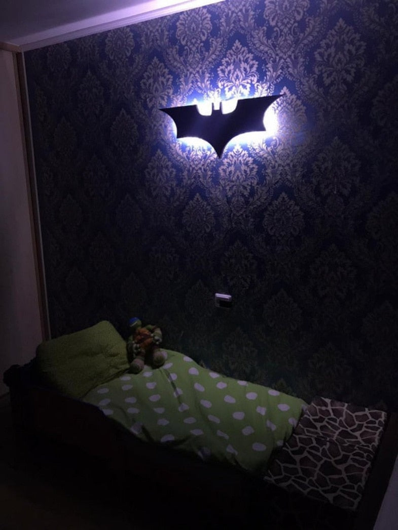 Luz de pared LED de Batman con control remoto inalámbrico y cambio de color
