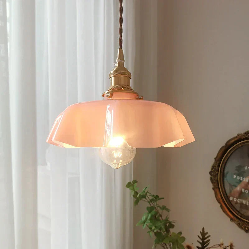 Candeeiro de Teto Solara em Latão para Interiores de Casa Intemporais