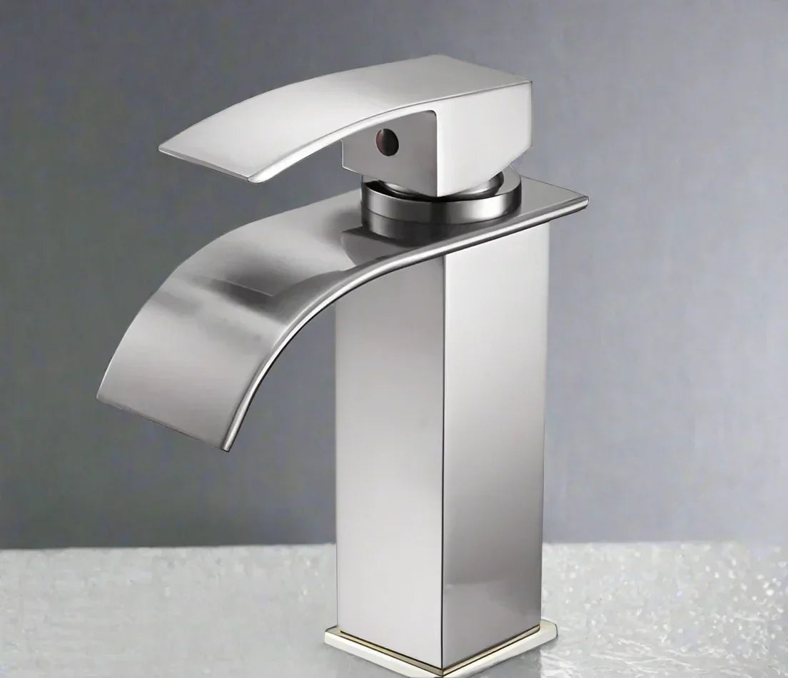 Robinet Cascade Sophia Black - Mitigeur Moderne pour Lavabo Eau Chaude et Froide