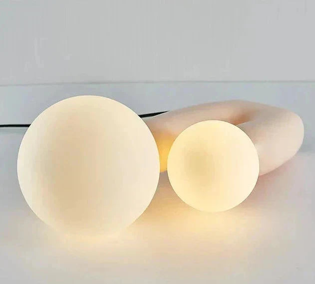 AuroraLume bordlampe med doble G9 LED-pærer og opp/ned skjerm