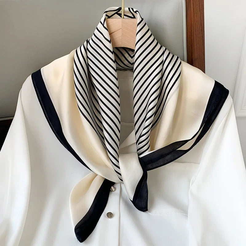 Szalik Sophia Silk Charm w kratę