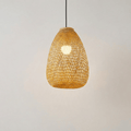 Naturlig bambus loftslampe med håndvævet rattan