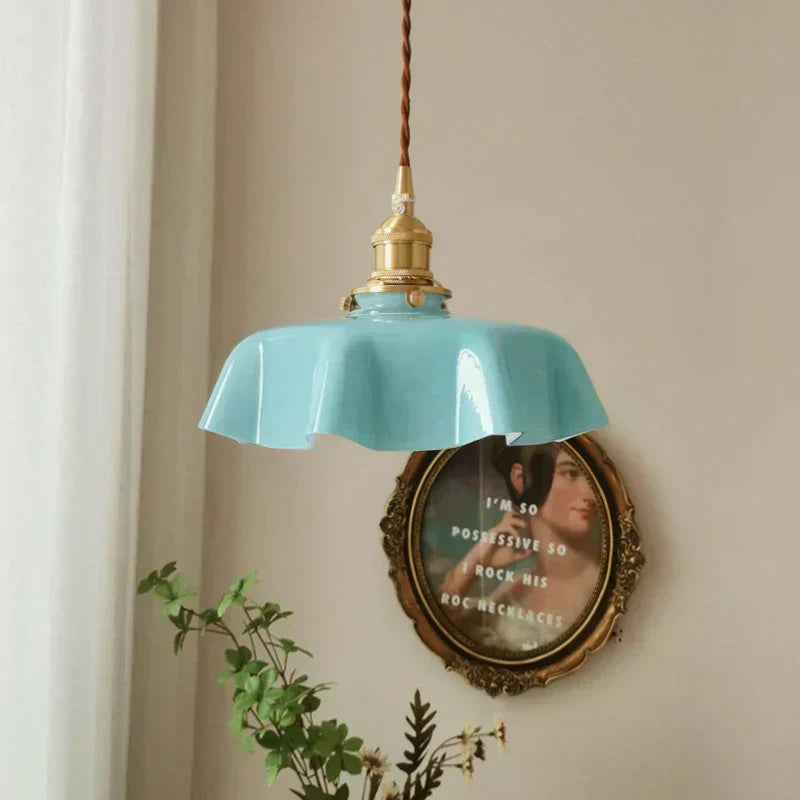 Candeeiro de Teto Solara em Latão para Interiores de Casa Intemporais