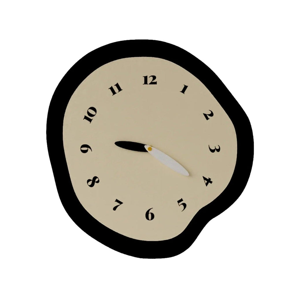 Orologio da parete irregolare NovaForm con movimento silenzioso per spazi moderni