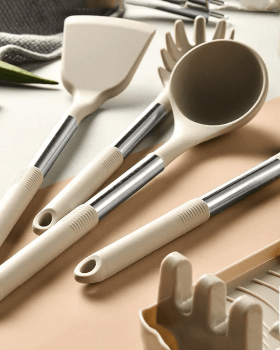 CulinaCraft Hőálló 11 darabos konyhai eszközkészlet fa hatású nyéllel