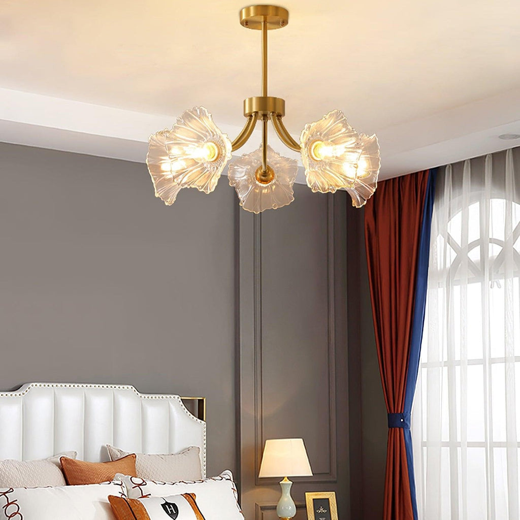 Liora Bloom lysekrone i glass og messing for stue og spisestue