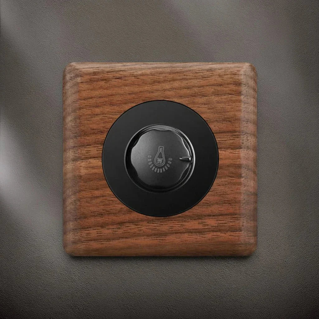 Interruttore in legno di noce dallo stile retrò con indicatore LED WalnutSwitch