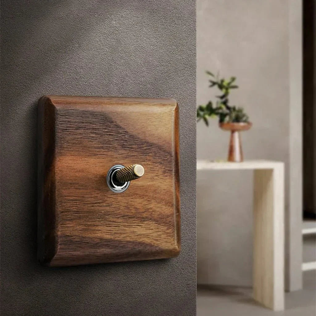 Interruttore in legno di noce dallo stile retrò con indicatore LED WalnutSwitch