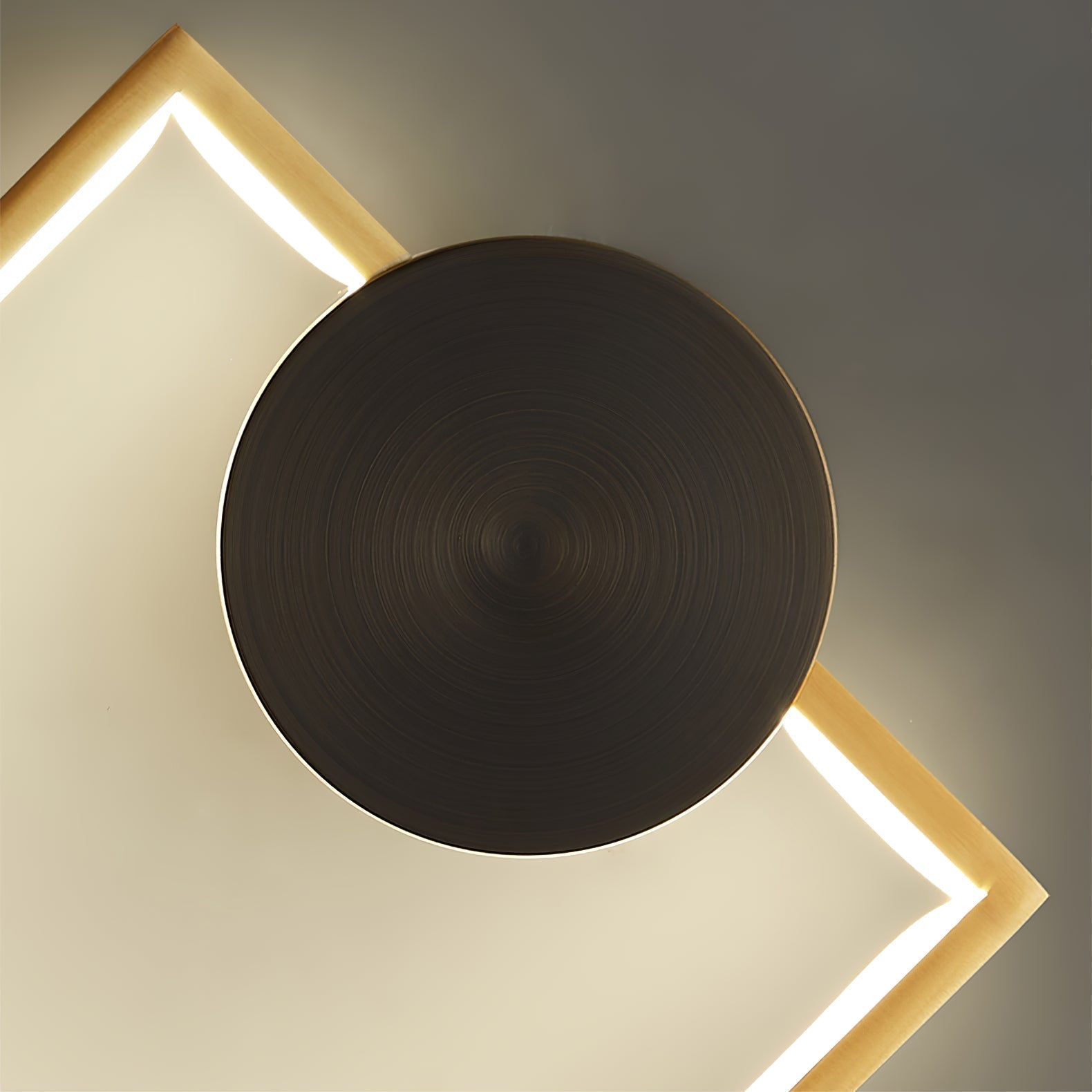 LumiForm | Slank Geometrisk Vegglampe for Moderne Rom