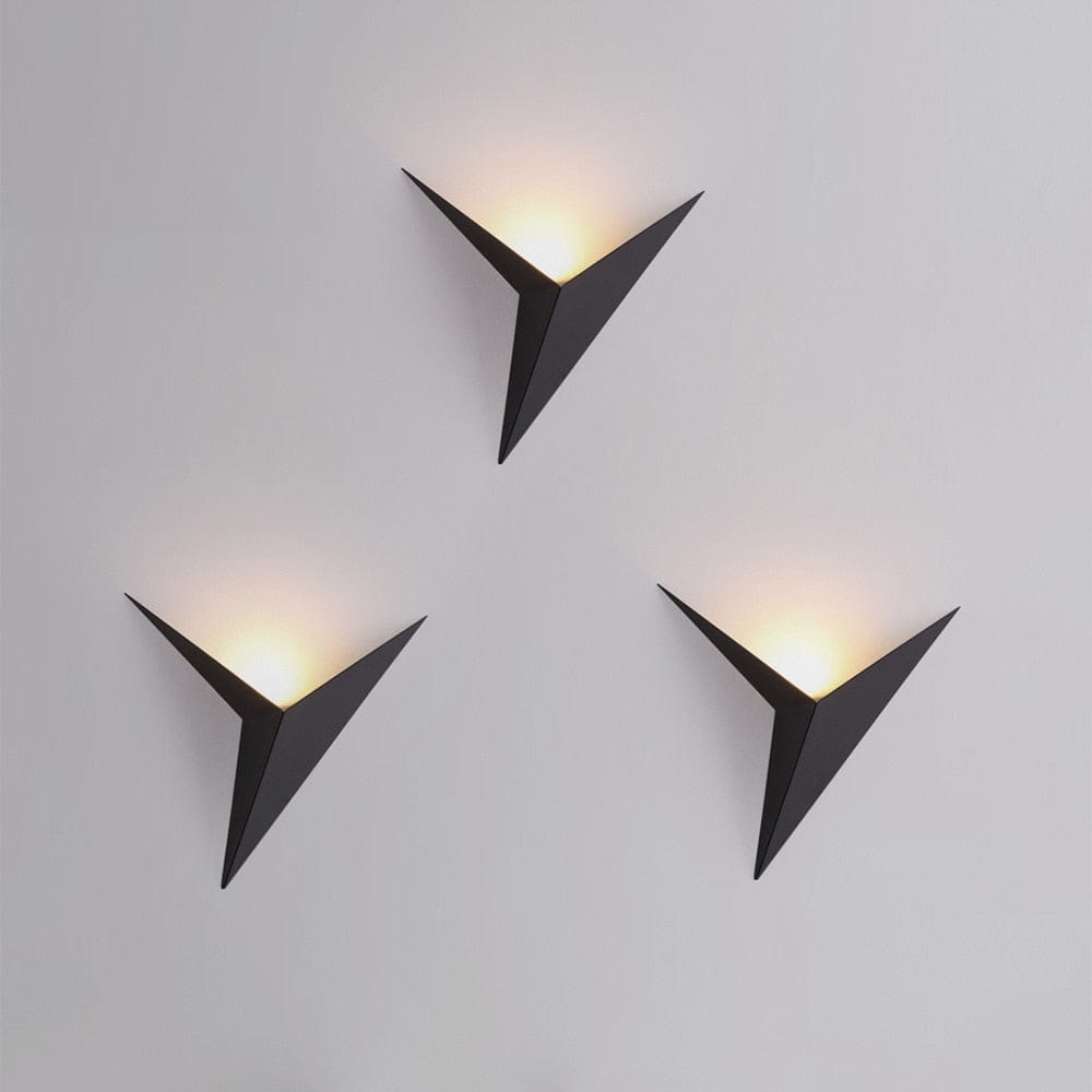 LED vegglampe for stue eller gang | Moderne trekantet design