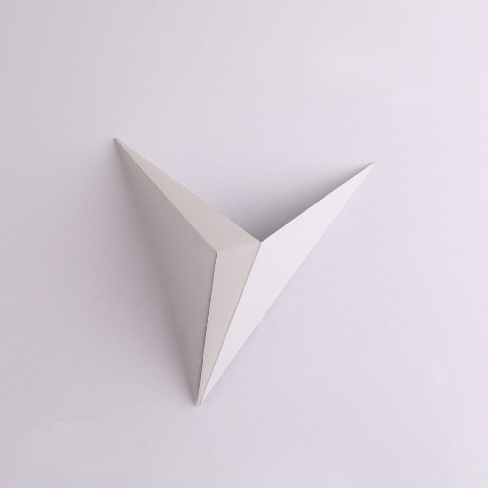 LED vegglampe for stue eller gang | Moderne trekantet design
