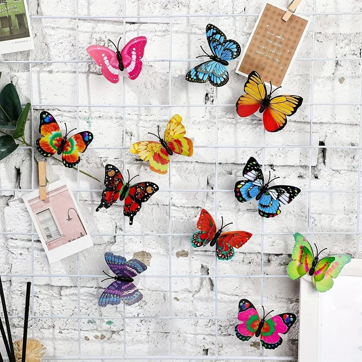 Autocolant de perete fluture 3D cu LED LumaWisp pentru iluminat ambiental de noapte