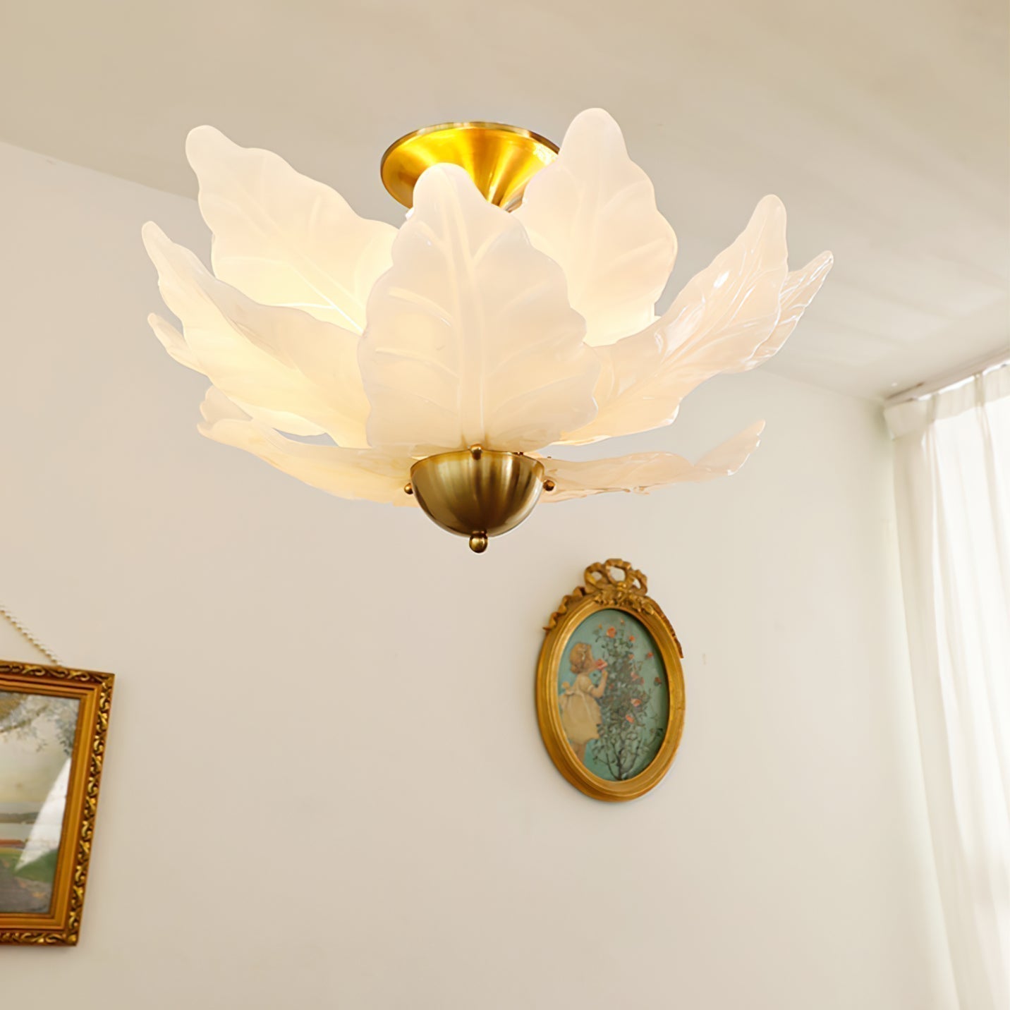 LumaVine Plafonnier avec abat-jour en verre en forme de feuille et lumière douce