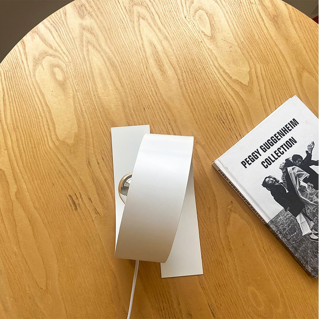 Aurell | Minimalistyczna biała metalowa lampa stołowa do nowoczesnych wnętrz