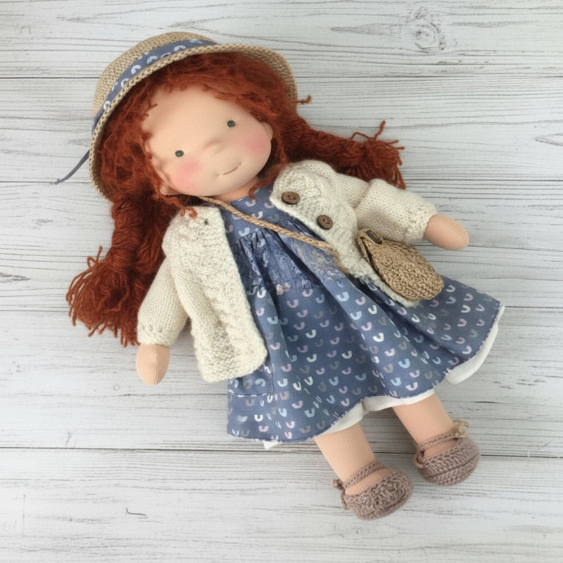 Lyra handgefertigte Waldorf-Puppe aus Baumwolle für kreatives Spielen und fantasievolle Kinder Geschenk