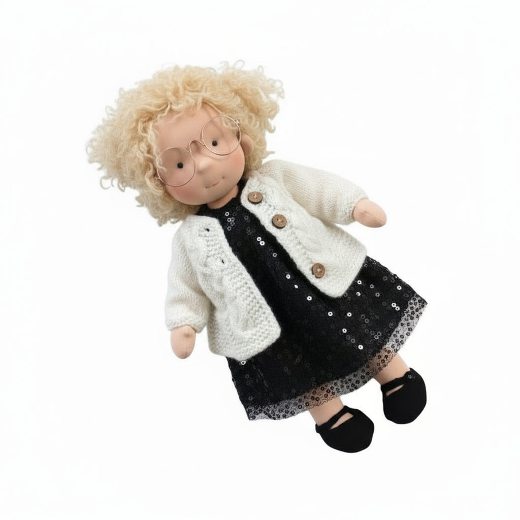 Lyra handgefertigte Waldorf-Puppe aus Baumwolle für kreatives Spielen und fantasievolle Kinder Geschenk