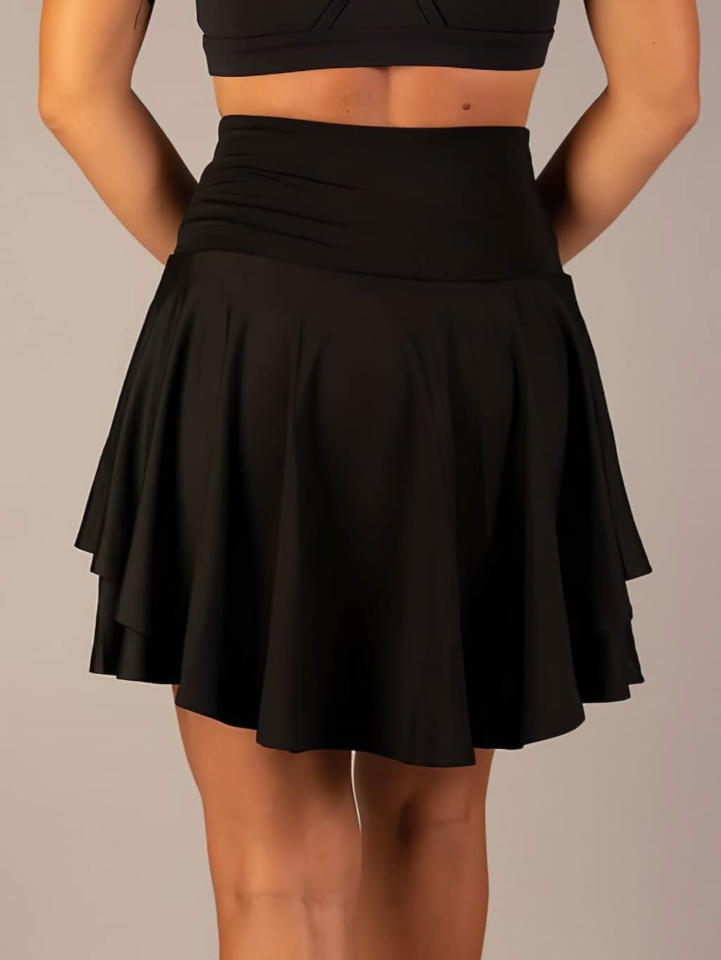 Nova Court női teniszszoknya beépített rövidnadrággal és rejtett zsebekkel