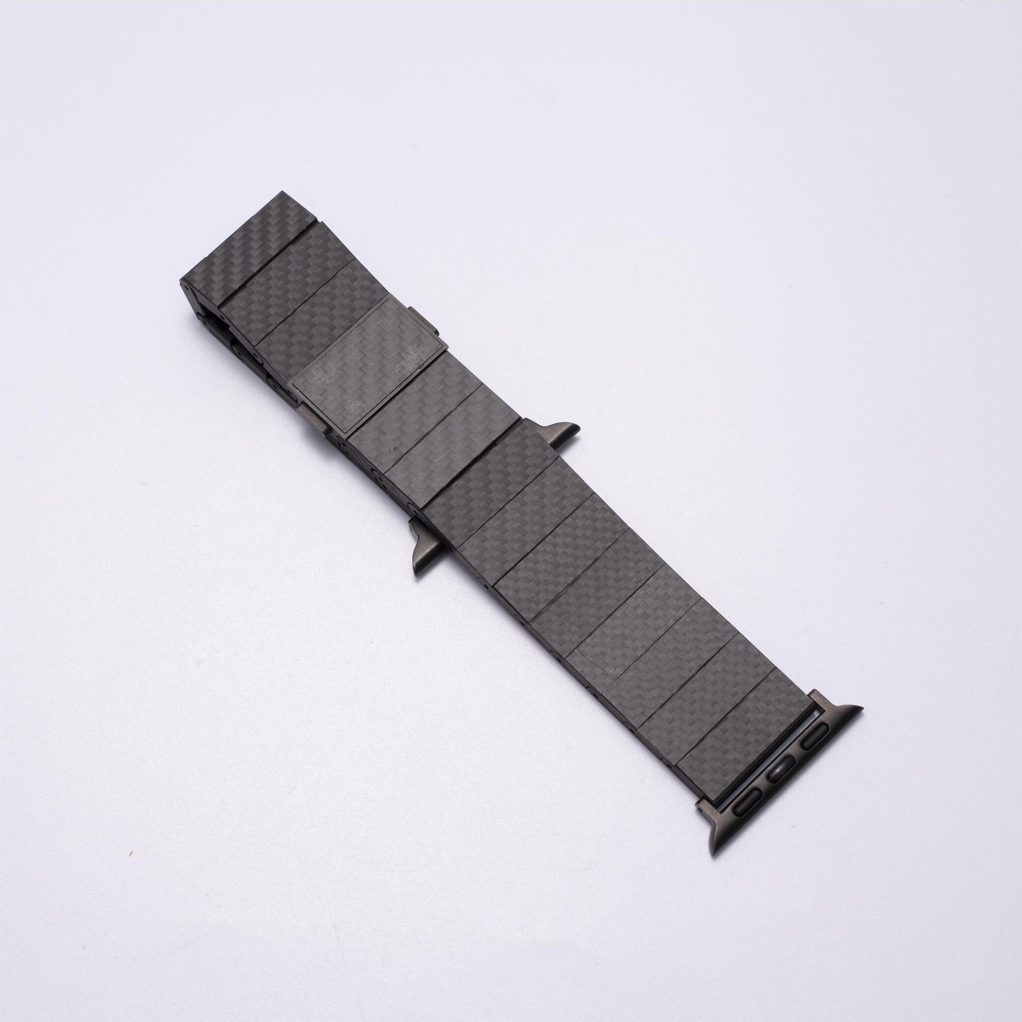 Erkekler için Apple Watch Karbon Fiber Kayış - Sportif ve Zarif Stil