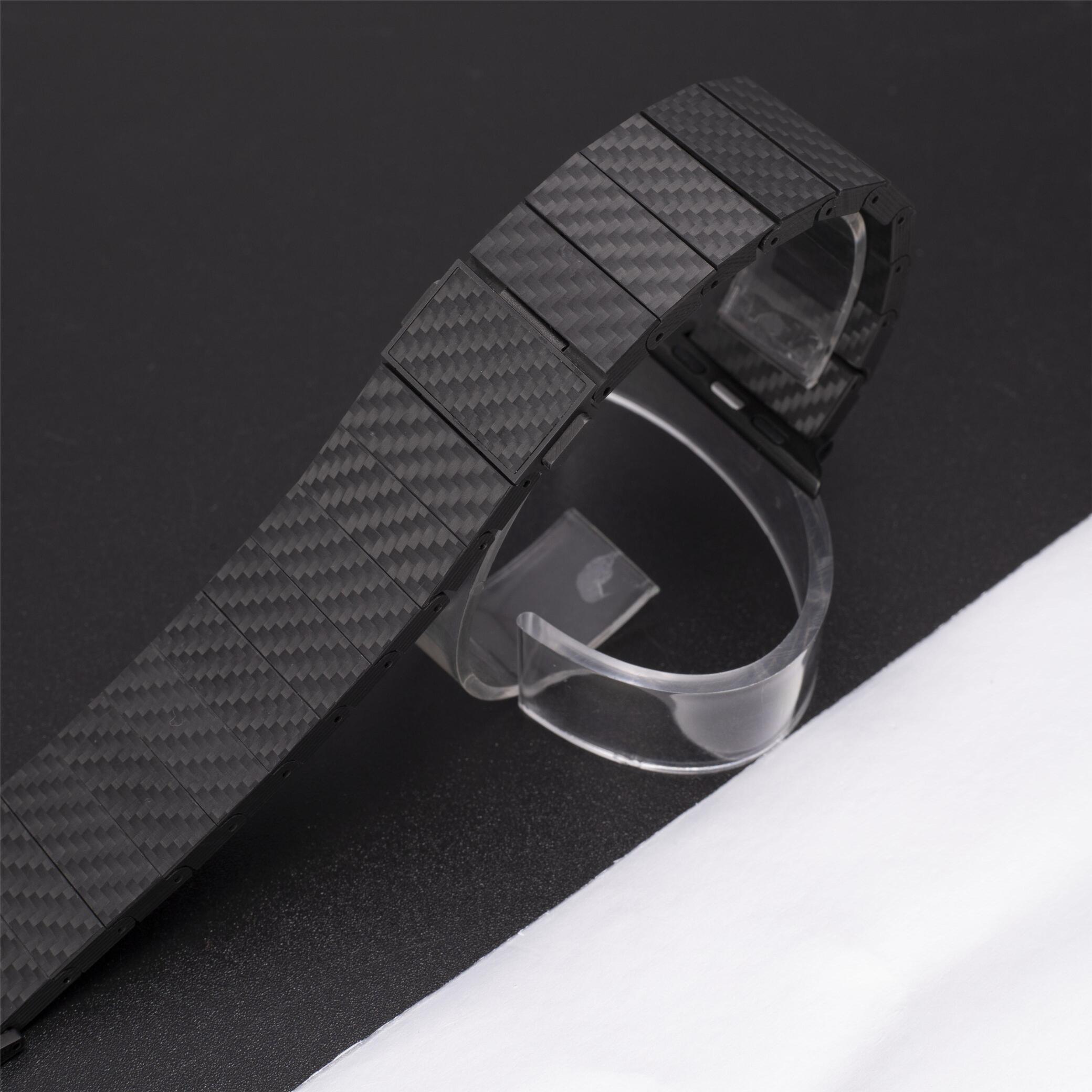 Erkekler için Apple Watch Karbon Fiber Kayış - Sportif ve Zarif Stil
