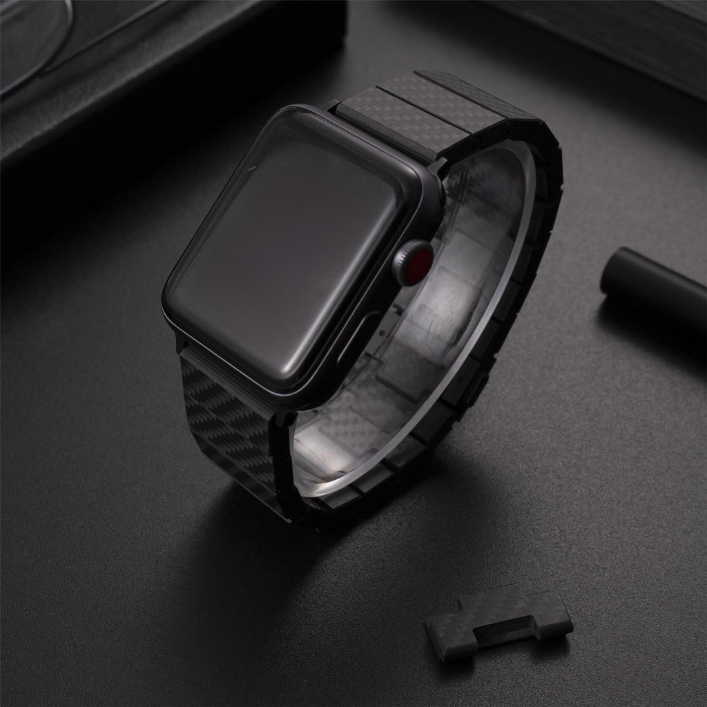 Erkekler için Apple Watch Karbon Fiber Kayış - Sportif ve Zarif Stil