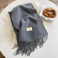 Aurora Pashmina-skjerf med elegant totonet design og flytende dusker for kvinner