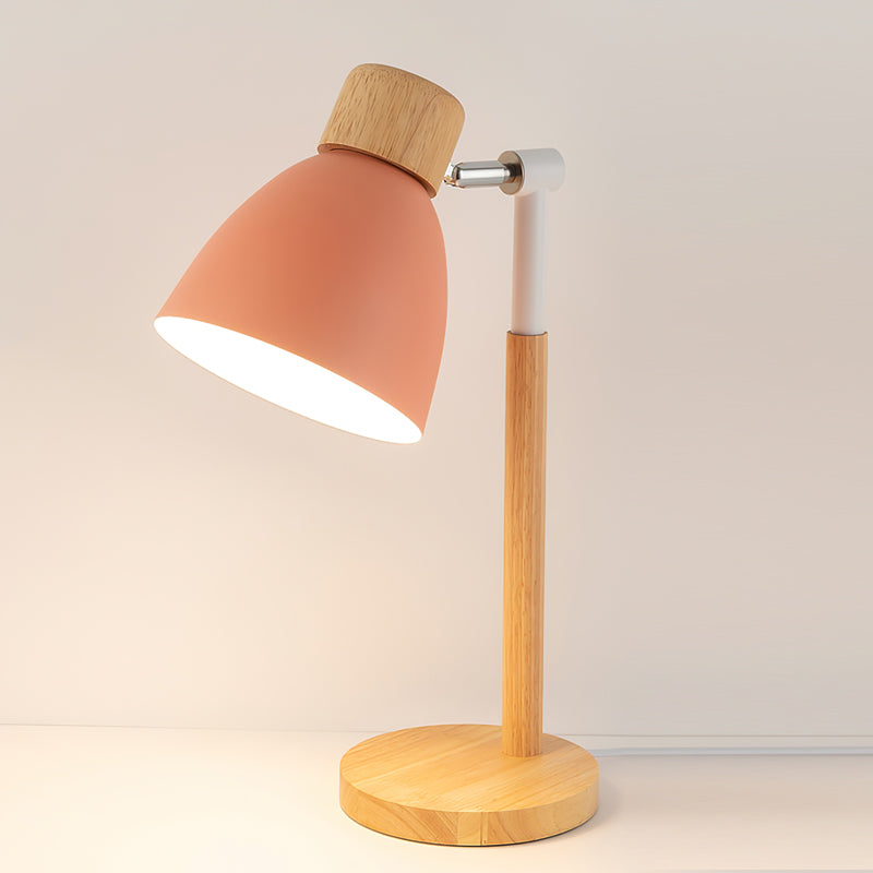 Drewniana lampa stołowa Kirrea w kolorze makaronowym żółtym z nordycką podstawą