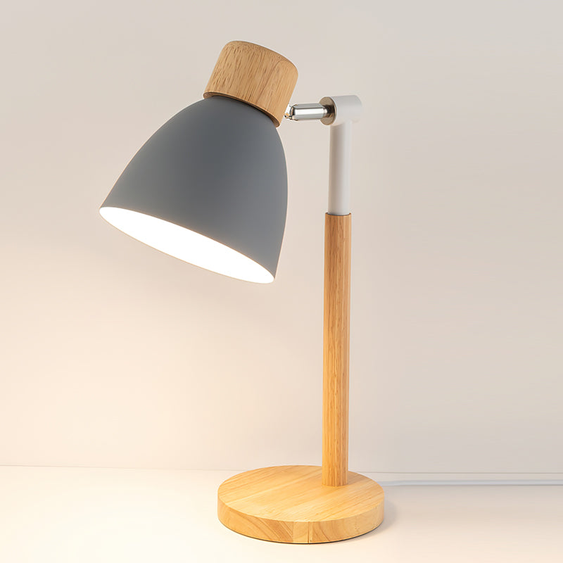 Drewniana lampa stołowa Kirrea w kolorze makaronowym żółtym z nordycką podstawą